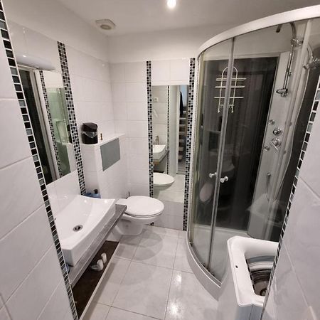 Vila T2 Chaleureux Et Fonctionnel Avec Climatisation Draguignan Exteriér fotografie